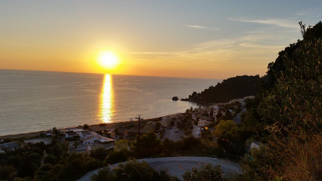 Corfu Glyfada Menigos Beach Apartments Eksteriør billede