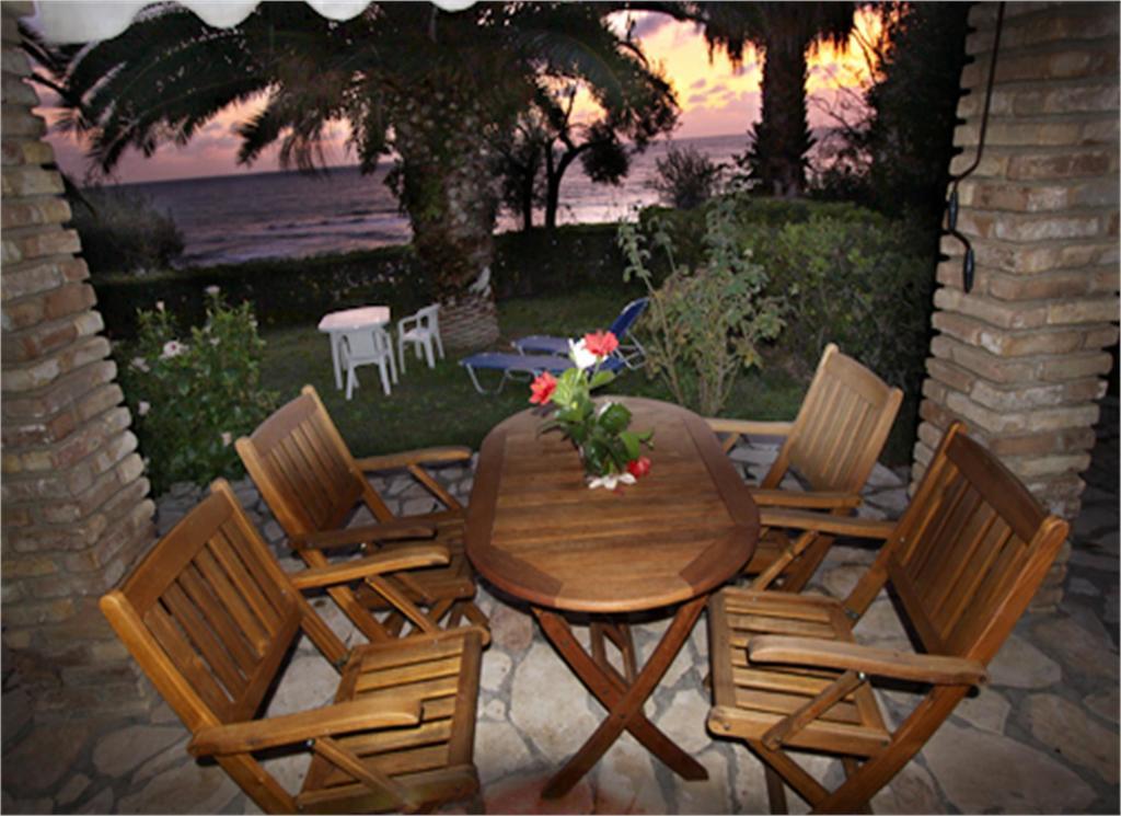 Corfu Glyfada Menigos Beach Apartments Eksteriør billede