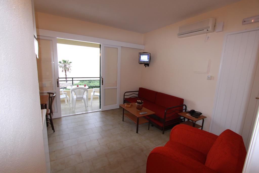 Corfu Glyfada Menigos Beach Apartments Eksteriør billede
