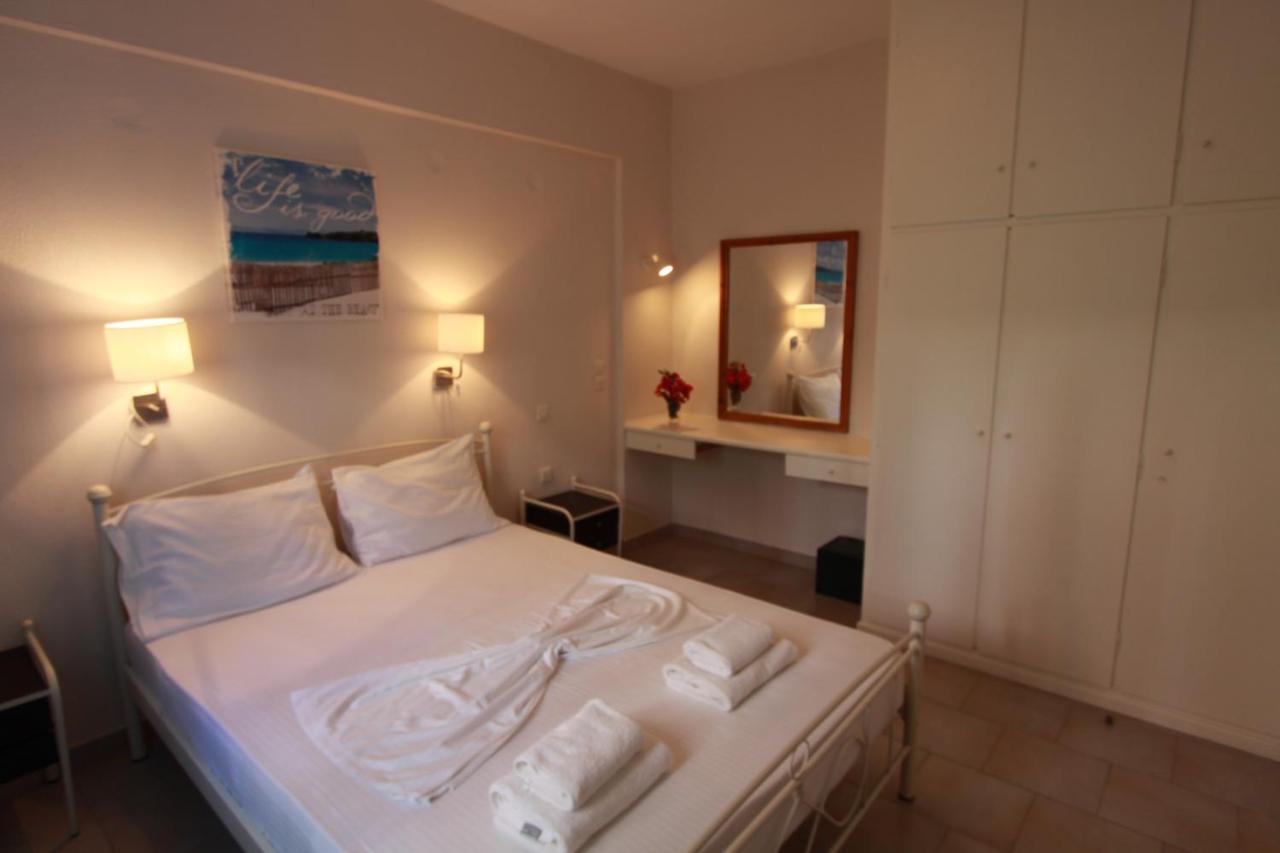 Corfu Glyfada Menigos Beach Apartments Eksteriør billede