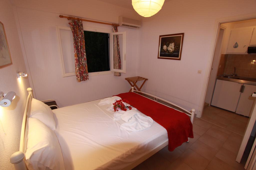 Corfu Glyfada Menigos Beach Apartments Eksteriør billede